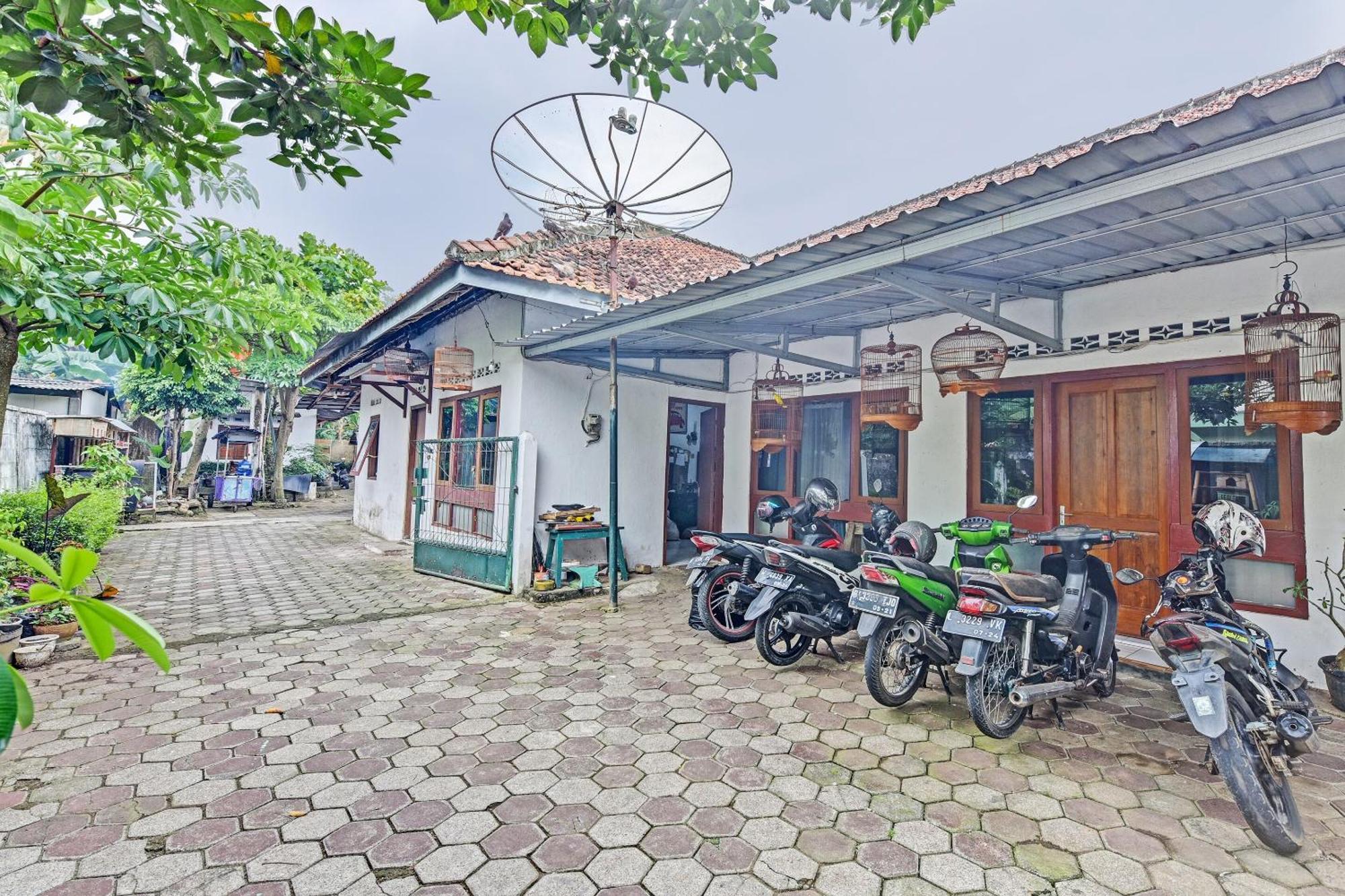 Spot On 91372 Wisma Bulin Purwokerto Buitenkant foto