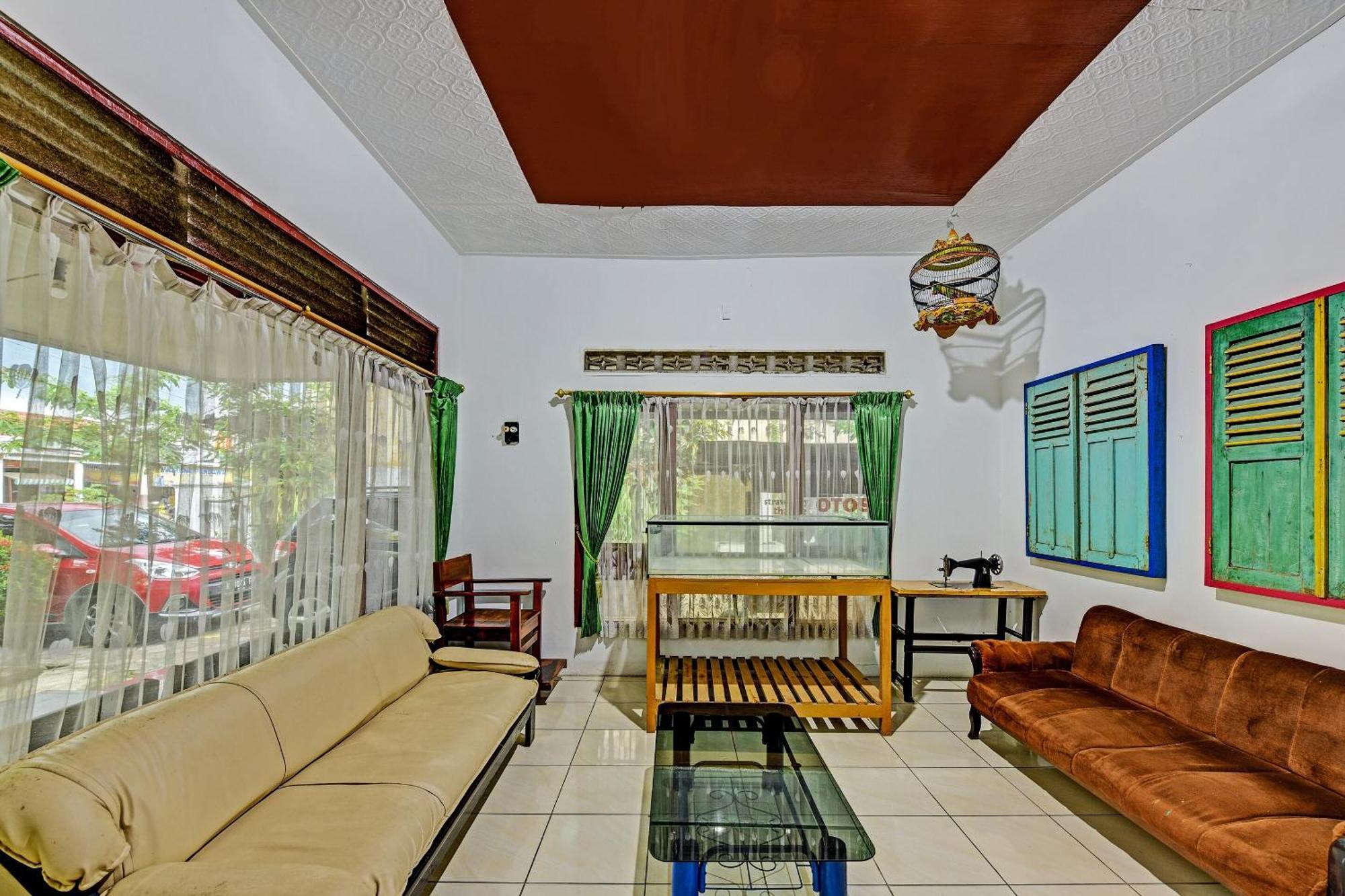 Spot On 91372 Wisma Bulin Purwokerto Buitenkant foto
