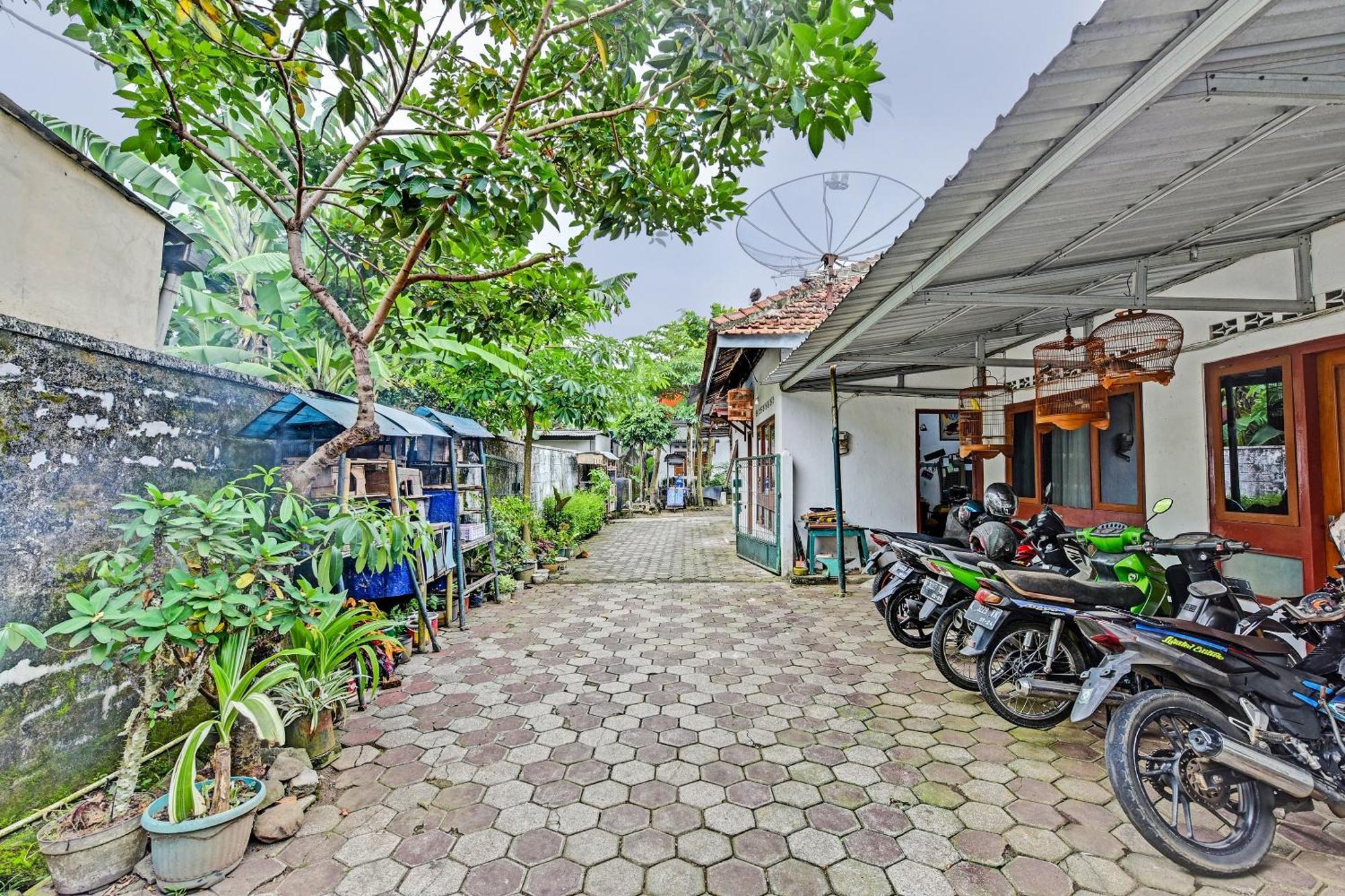 Spot On 91372 Wisma Bulin Purwokerto Buitenkant foto
